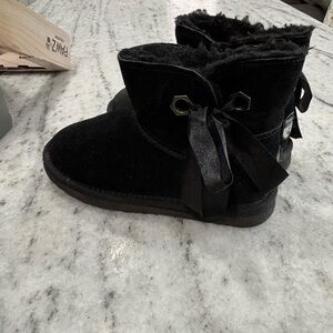 PAWZ Black Youth Boots